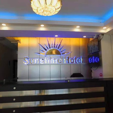 Sunshine Hotel Lima Bagian luar foto