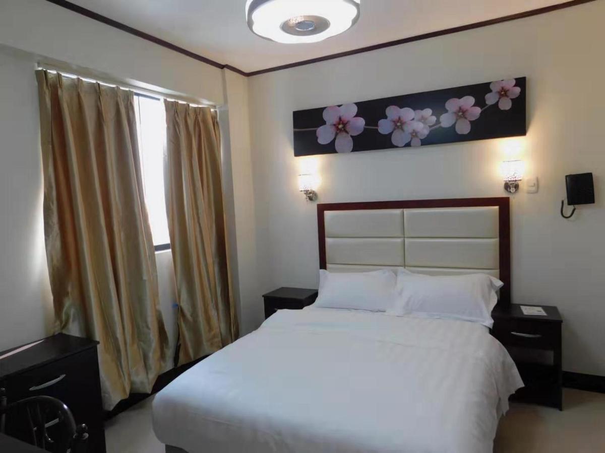 Sunshine Hotel Lima Bagian luar foto