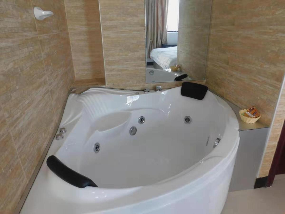 Sunshine Hotel Lima Bagian luar foto